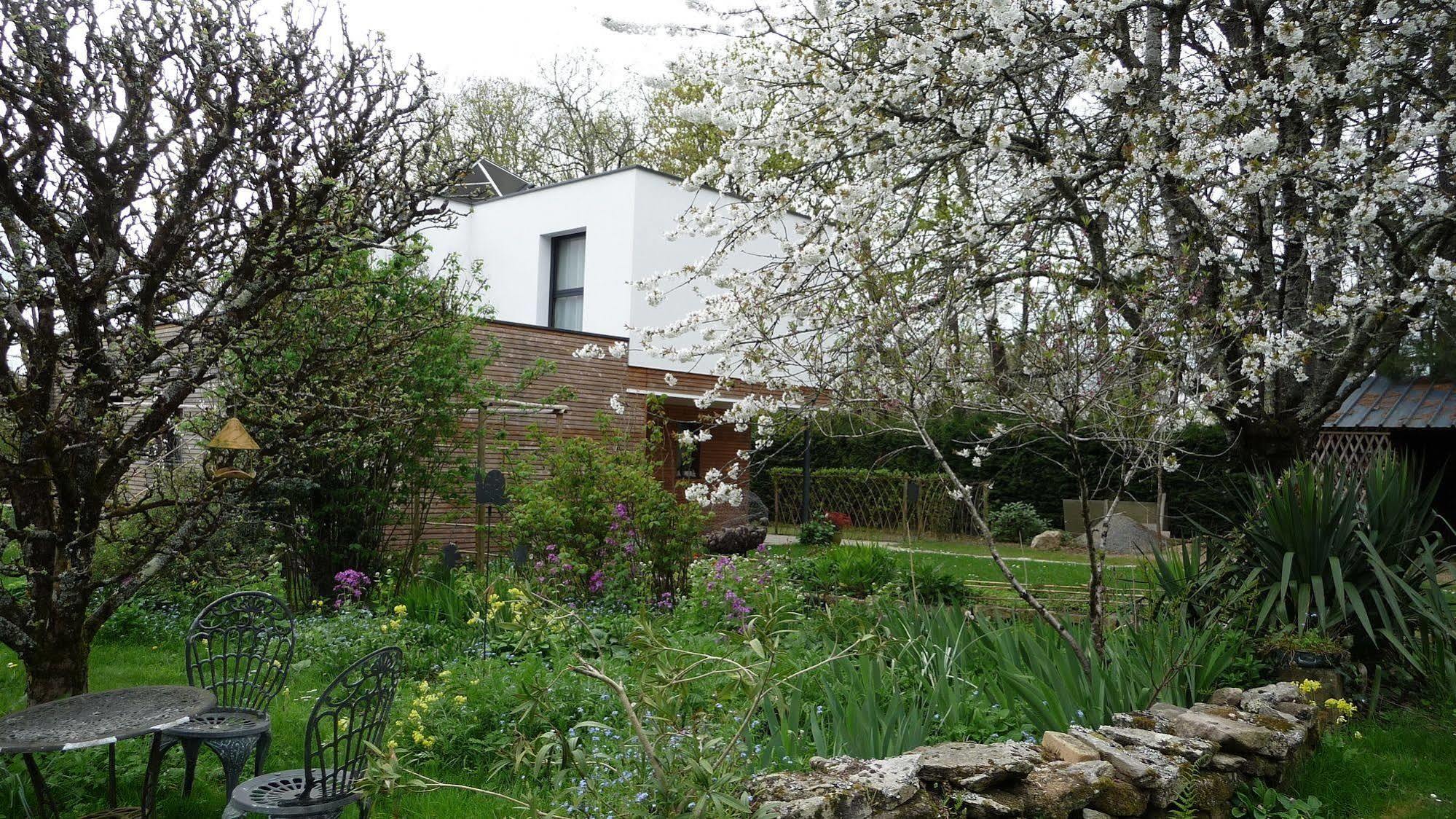 Le Jardin Aux Oiseaux Bed and Breakfast Férel Εξωτερικό φωτογραφία